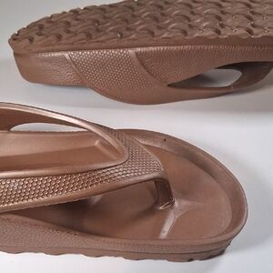 Birkenstock Honolulu EVA Sandals Mens 9 Copper Thong Flip Flops Slides